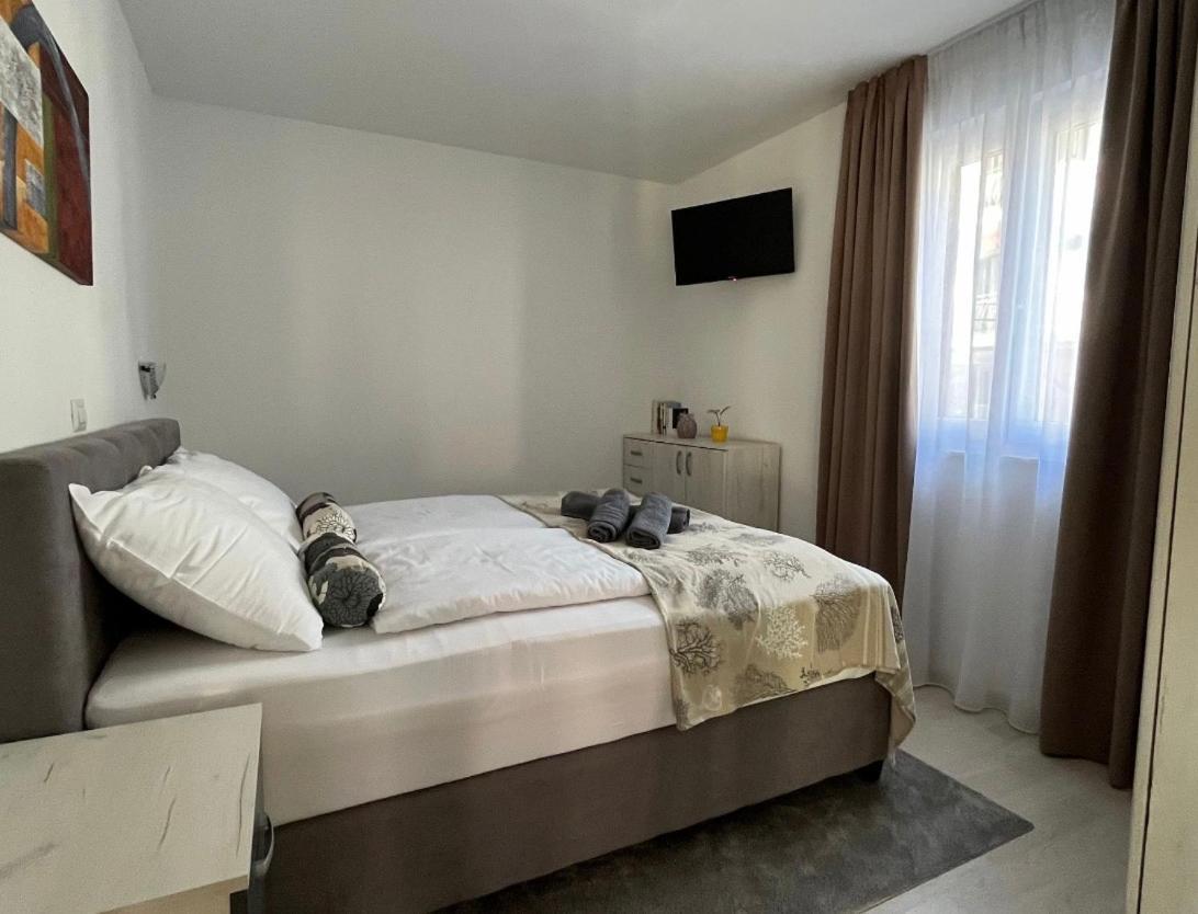 Apartment Seafront 2-bedroom Nika - *