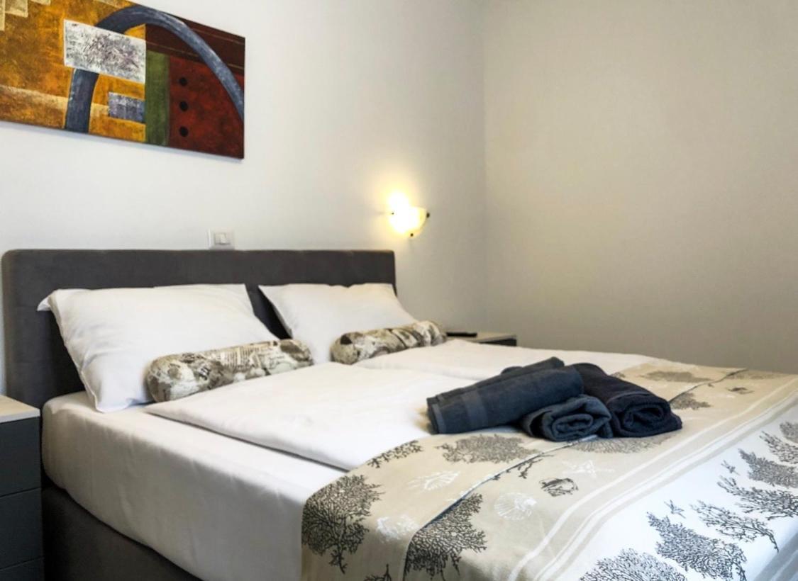 Seafront 2-bedroom Nika - Apartment Rabac